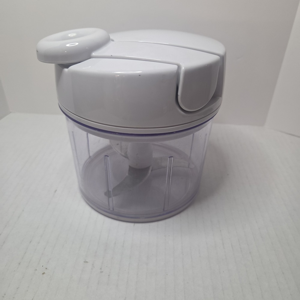 #2593 Pampered Chef Manual Food Processor  Pre-Owned‎